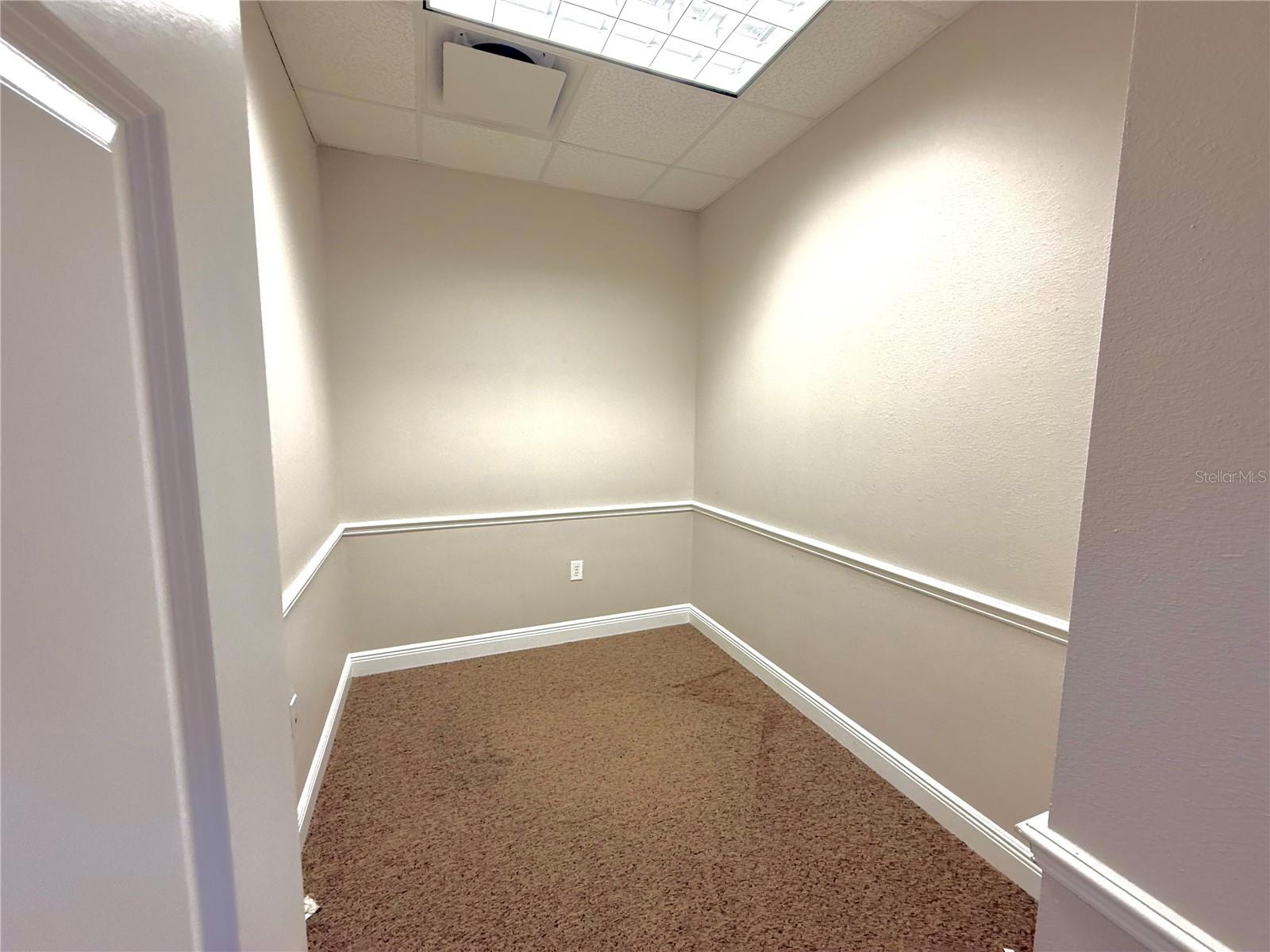 BLOOMINGDALE OAKS EXECUTIVE PA - Commercial Lease