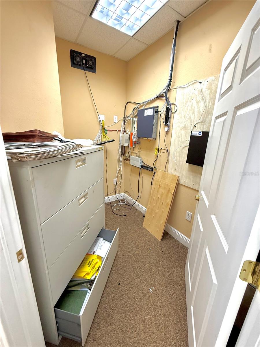 BLOOMINGDALE OAKS EXECUTIVE PA - Commercial Lease