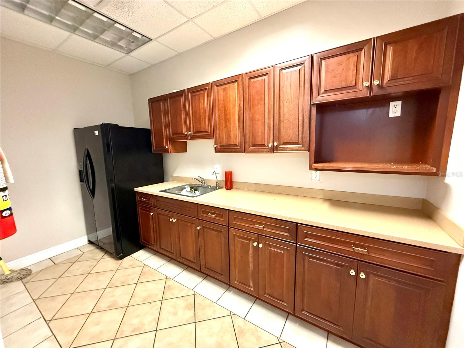 BLOOMINGDALE OAKS EXECUTIVE PA - Commercial Lease