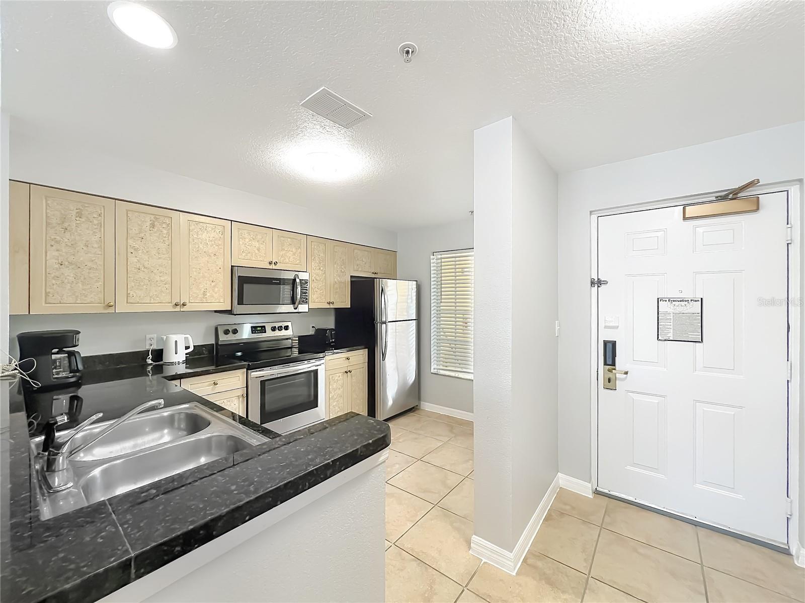 WORLDQUEST RESIDENCE - Residential