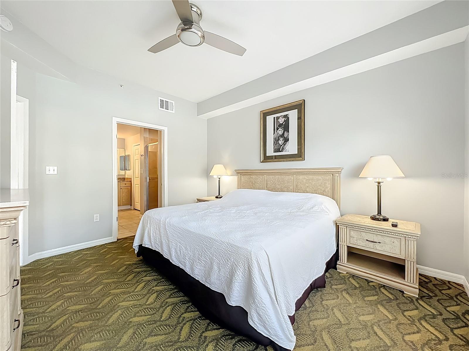 WORLDQUEST RESIDENCE - Residential