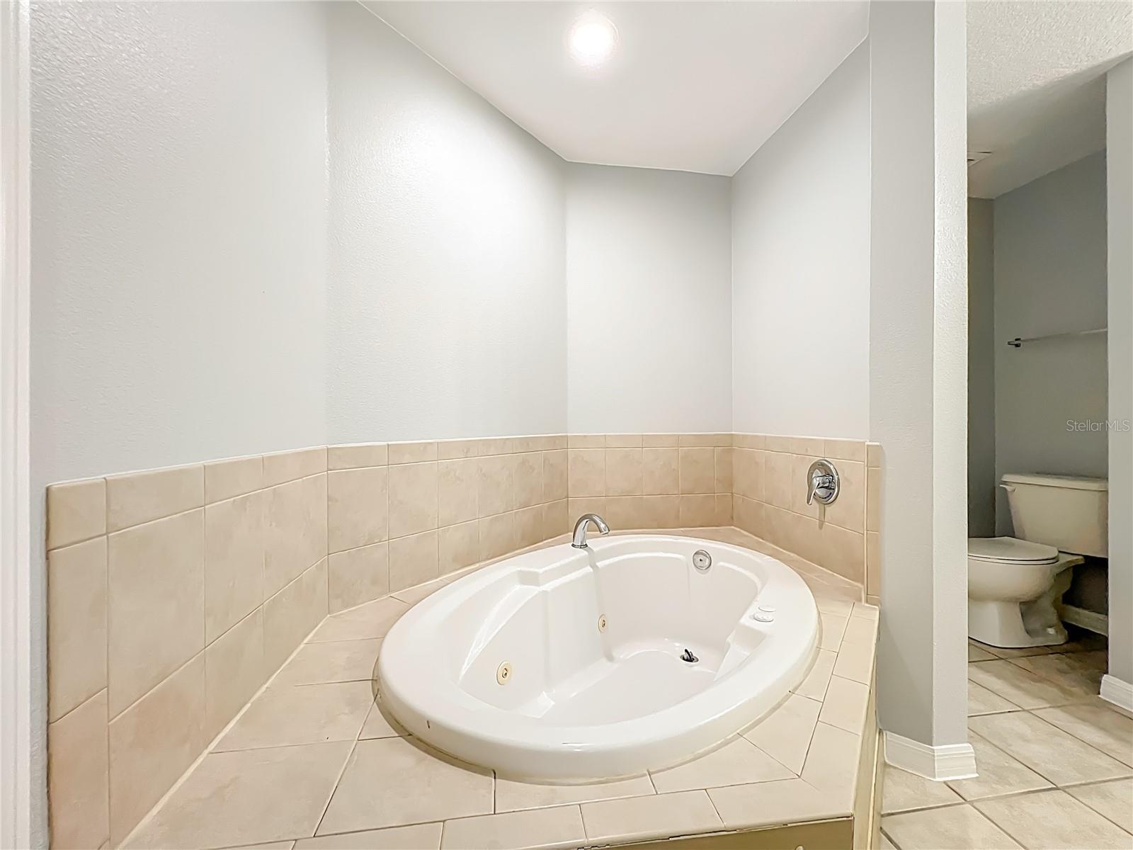 WORLDQUEST RESIDENCE - Residential