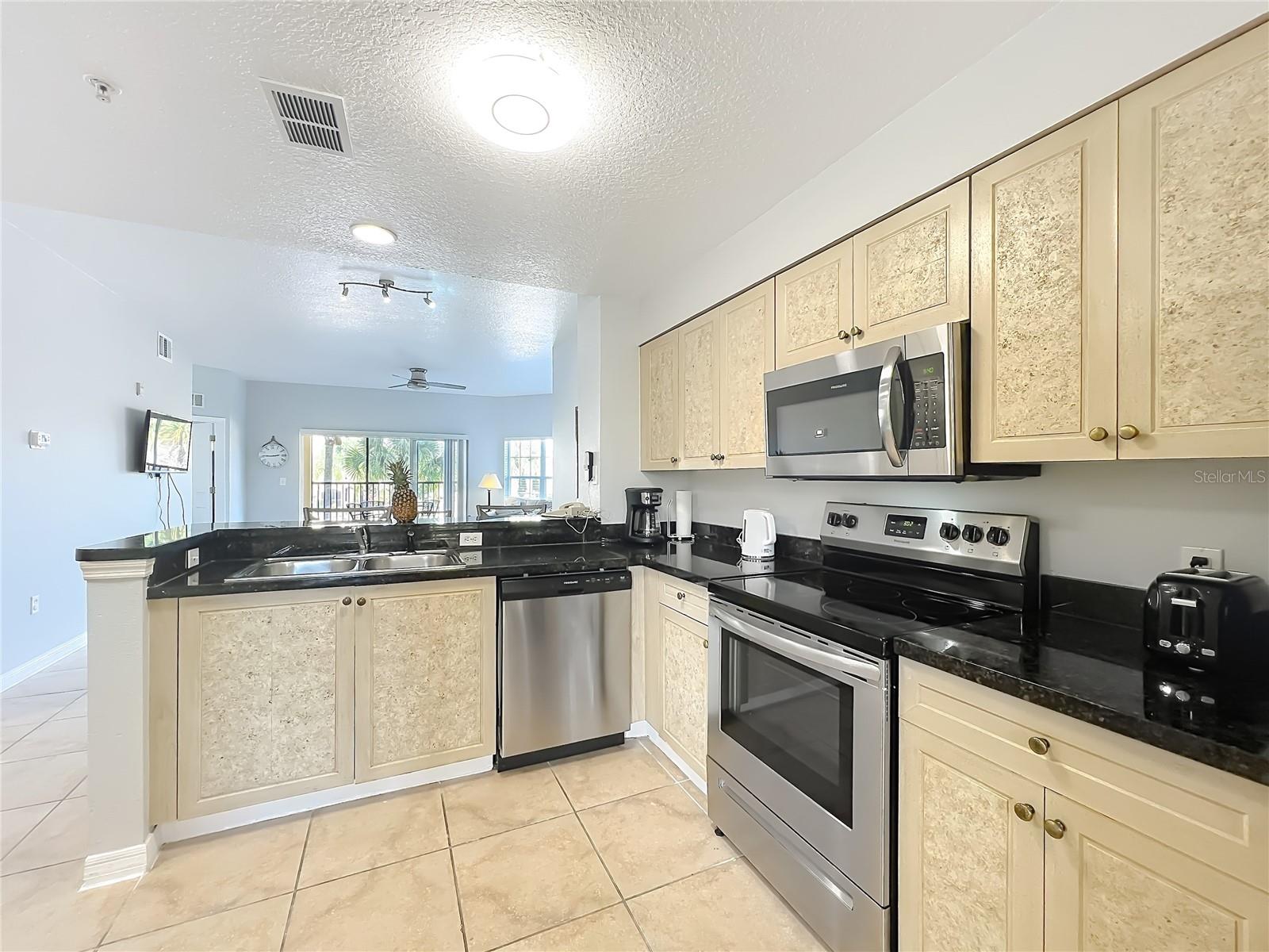 WORLDQUEST RESIDENCE - Residential