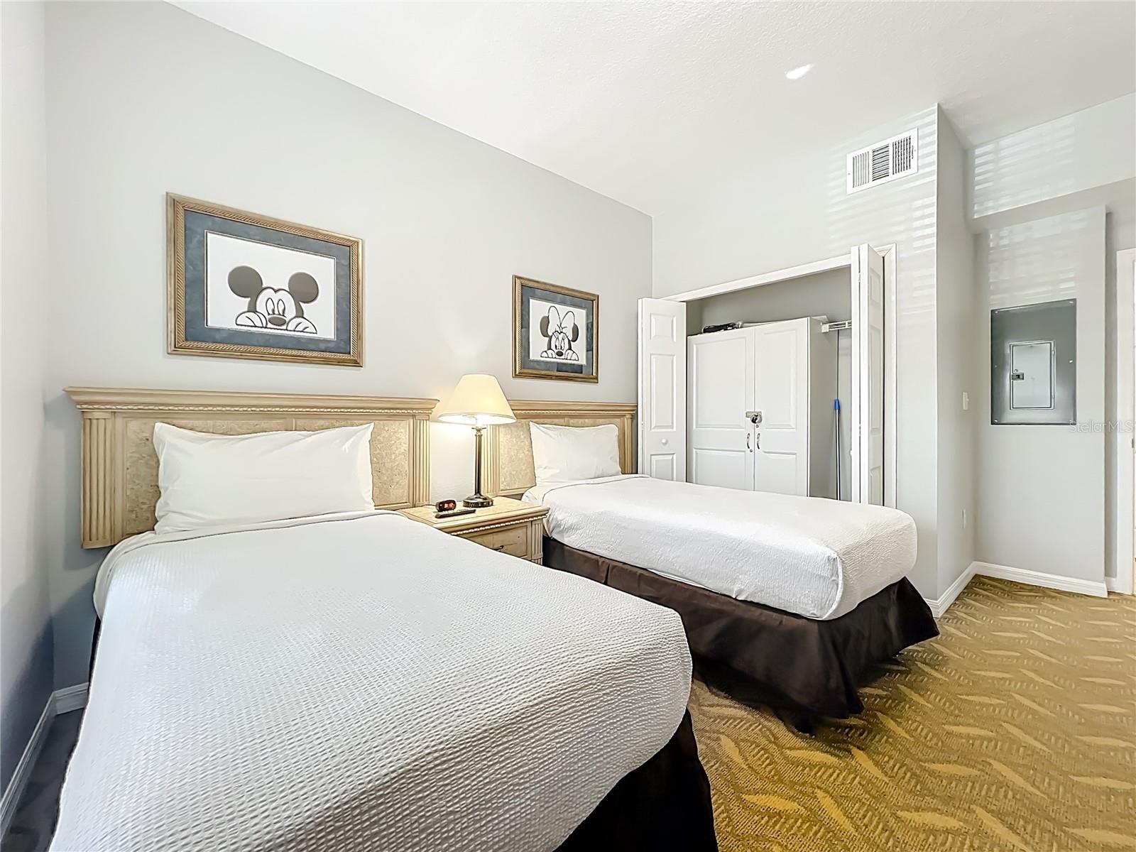 WORLDQUEST RESIDENCE - Residential