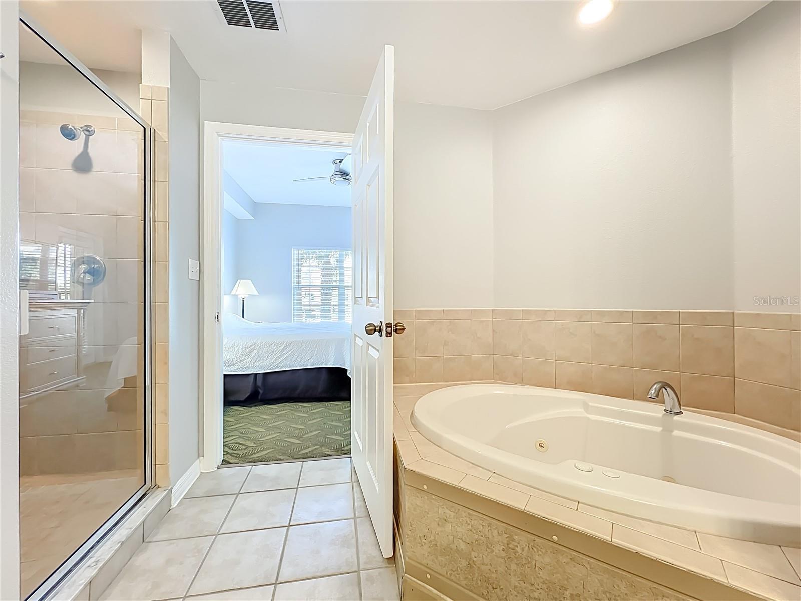 WORLDQUEST RESIDENCE - Residential