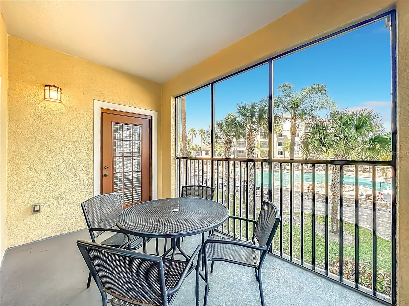 WORLDQUEST RESIDENCE - Residential