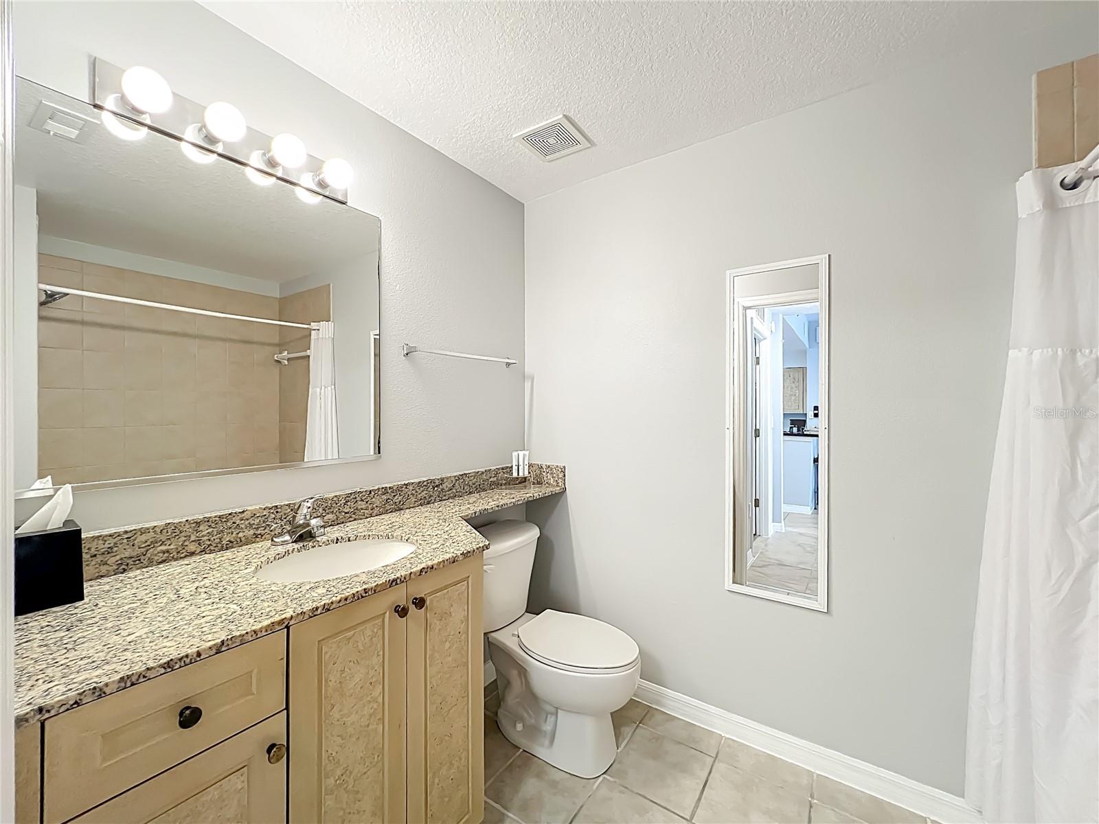 WORLDQUEST RESIDENCE - Residential