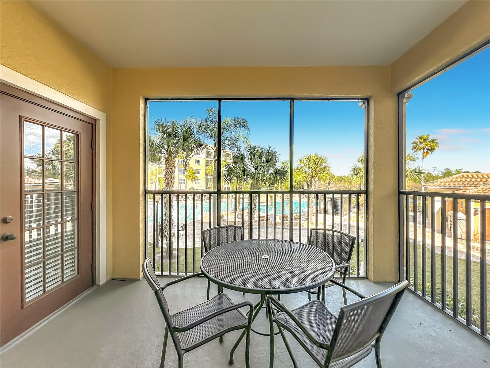 WORLDQUEST RESIDENCE - Residential