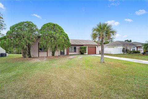 Photo of 128 Hollyhock Court, Kissimmee, FL 34743 (MLS # S5139650)