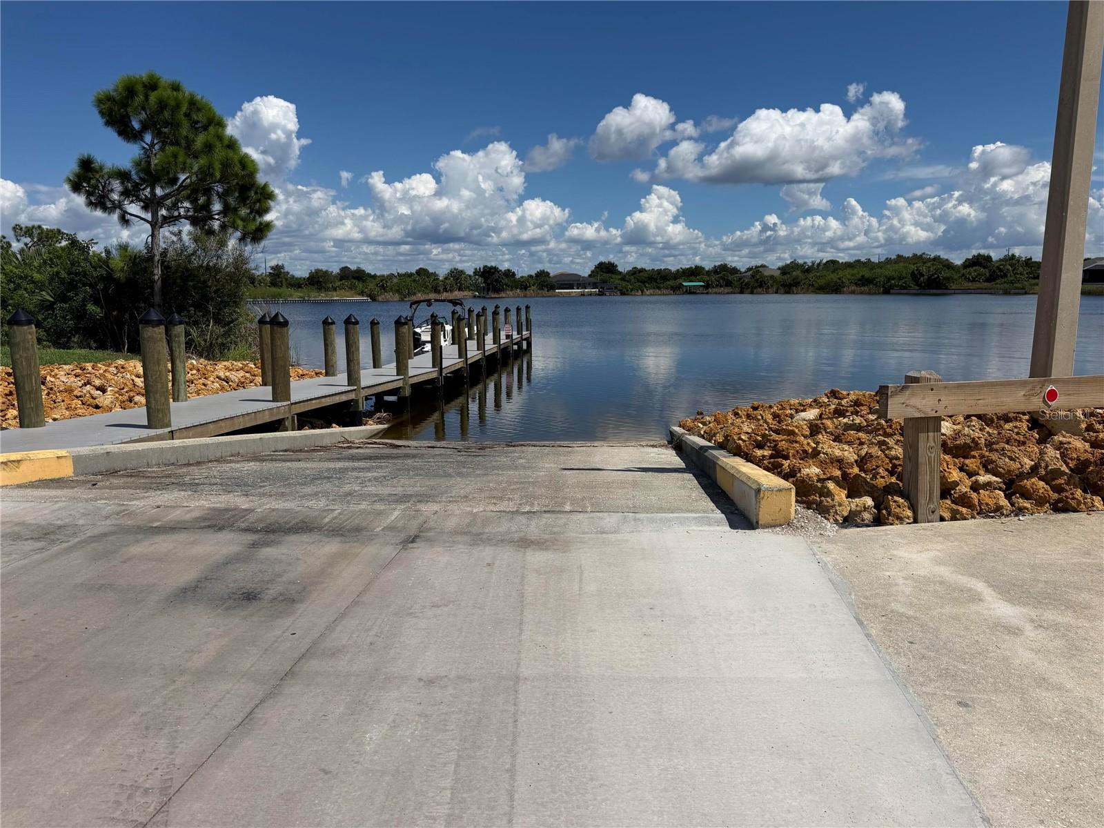 15209 LAKELAND CIRCLE, PORT CHARLOTTE, FL, 33981 4 15209 LAKELAND CIRCLE