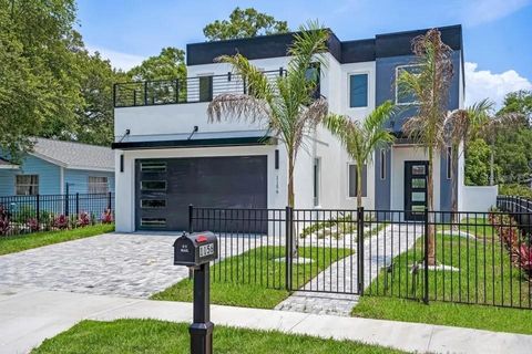 Photo of 1156 Cocoanut Avenue, Sarasota, FL 34236 (MLS # A4680261)