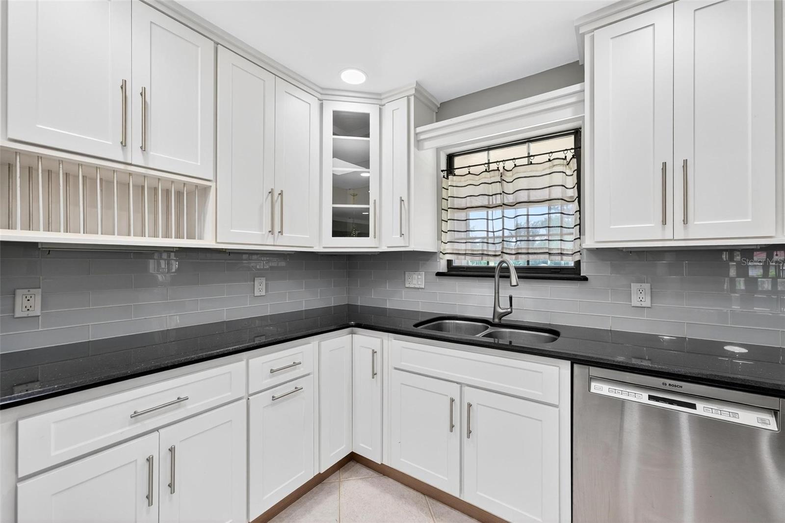 BREAKAWAY TRLS PH 1 UN 1 - Residential