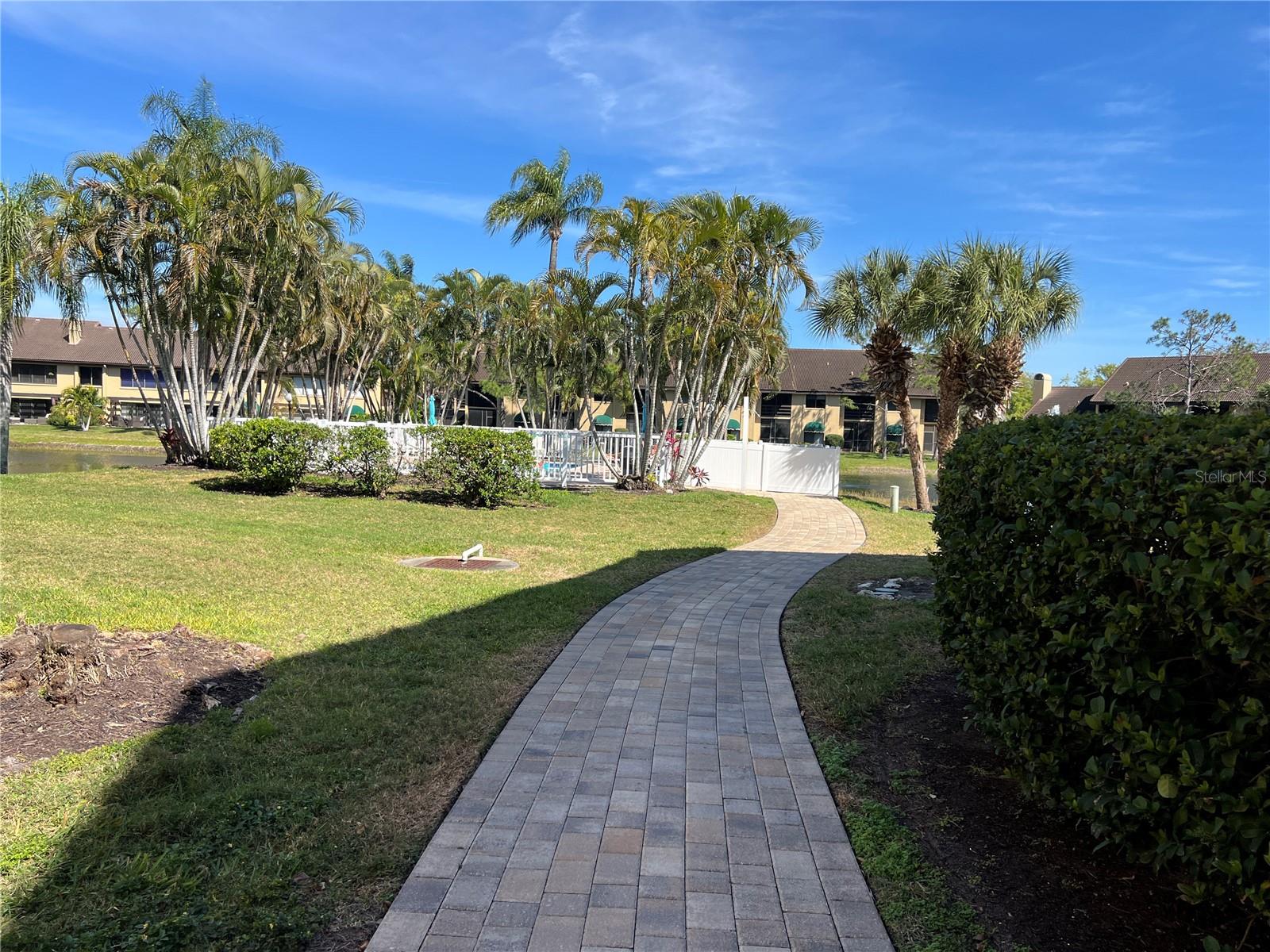 ASHTON LAKES 08 - Residential Lease
