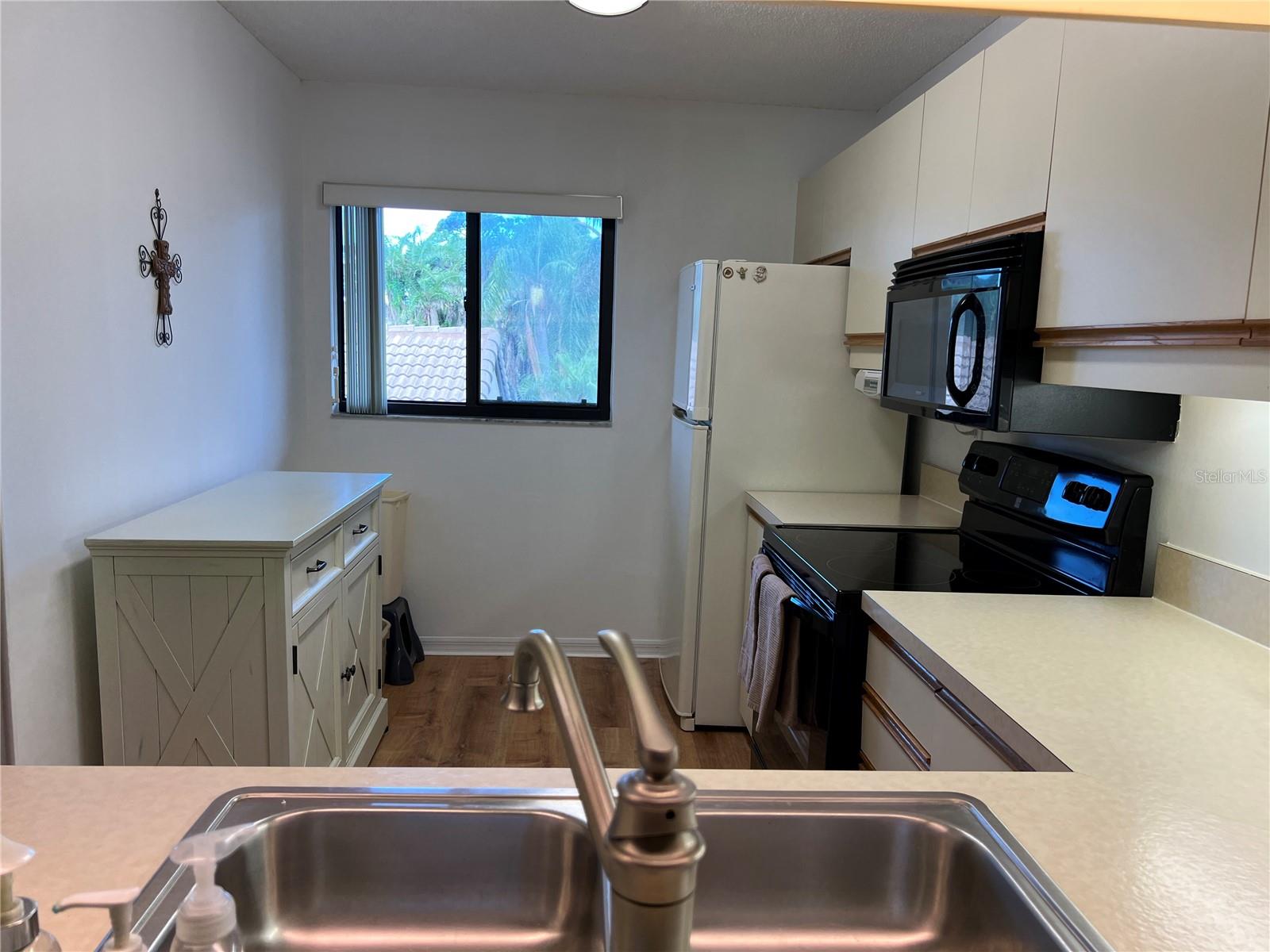 ASHTON LAKES 08 - Residential Lease