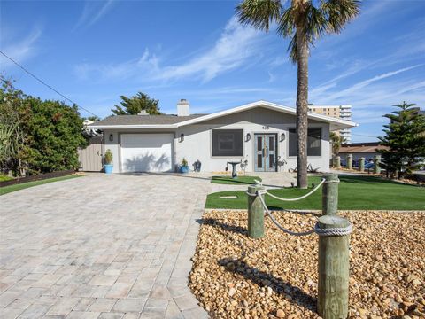 A home in DAYTONA BEACH