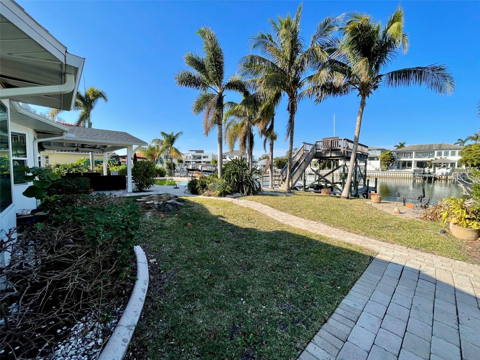 SUNSET PARK ISLES UNIT 4 - Land