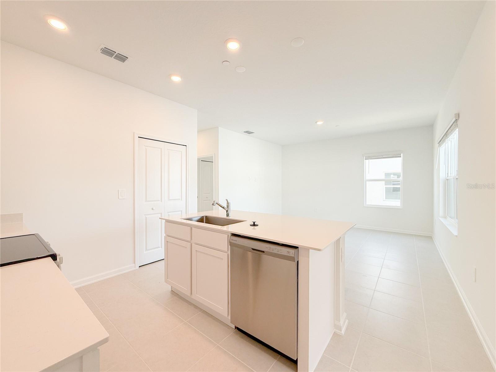 BRONSONS RDG - Residential Lease