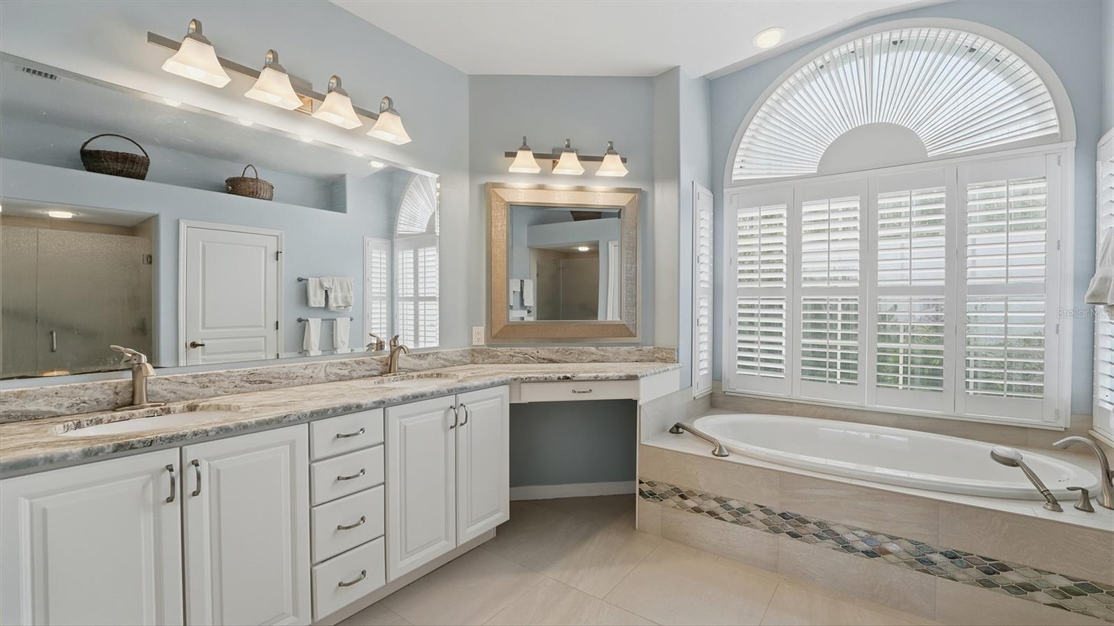 DEVONSHIRE PLACE - Residential