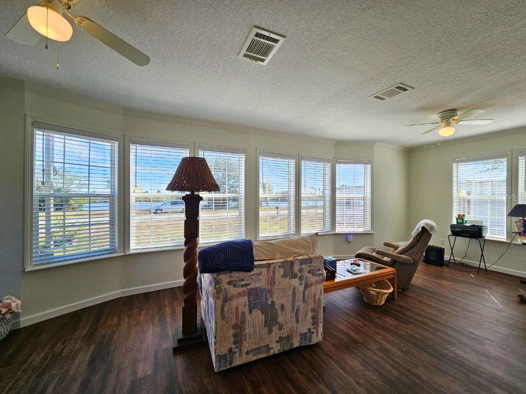 1824 RIVERSIDE DRIVE, MOORE HAVEN, FL, 33471/$279,900 3 1824 RIVERSIDE DRIVE