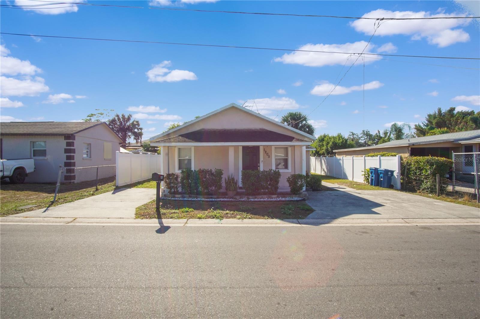 LOCKHARTS SUB - Residential Lease