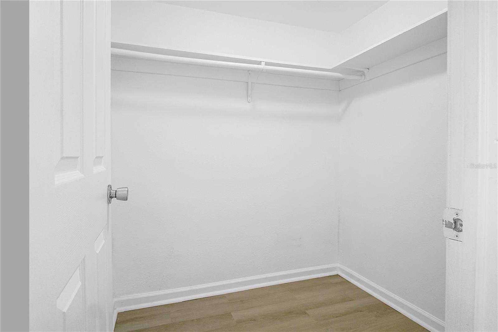 LOCKHARTS SUB - Residential Lease