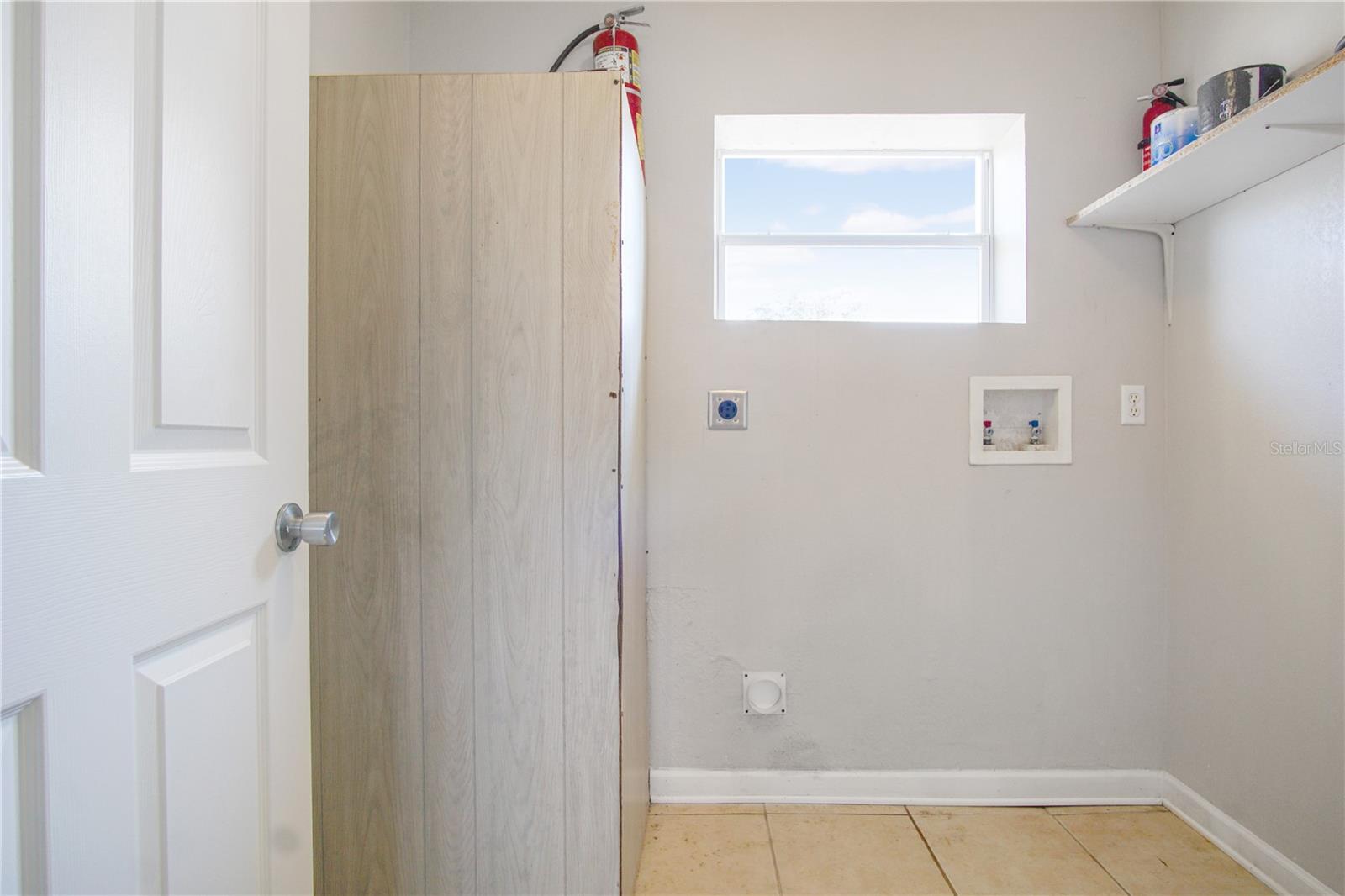 LOCKHARTS SUB - Residential Lease