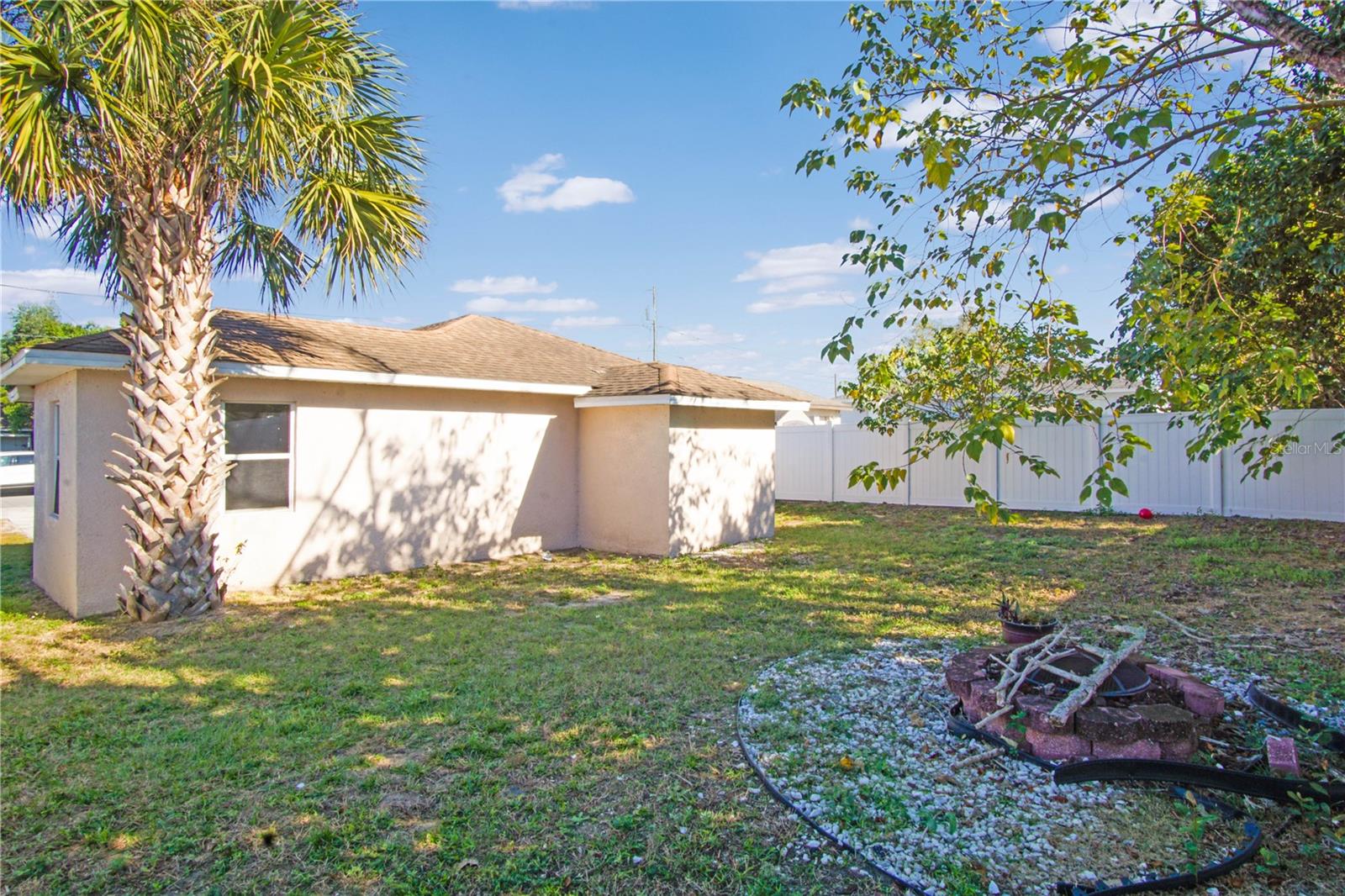 LOCKHARTS SUB - Residential Lease