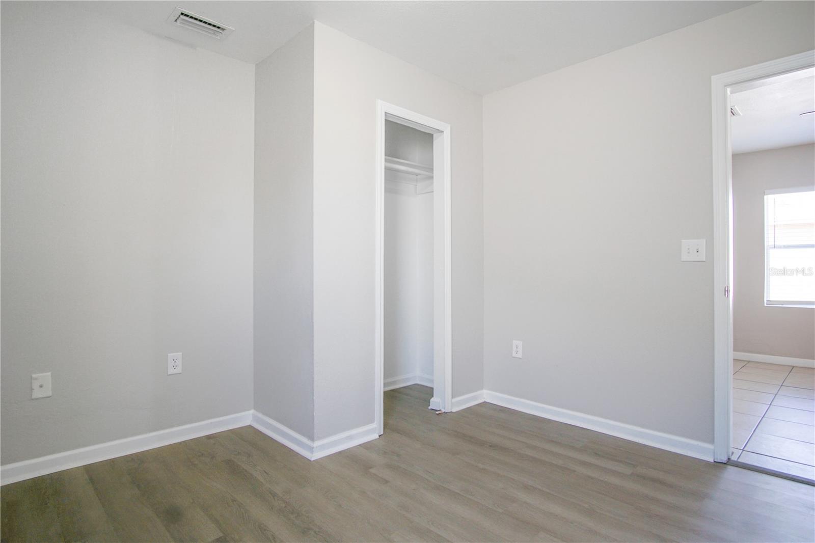 LOCKHARTS SUB - Residential Lease