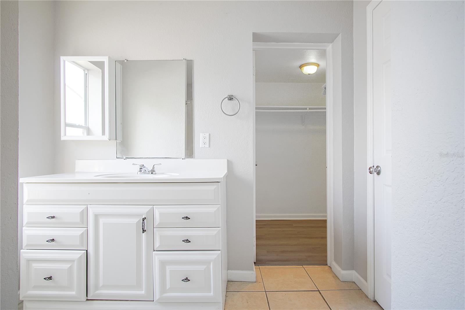 LOCKHARTS SUB - Residential Lease