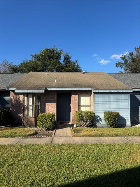 Photo of 2422 King Oak Court, Saint Cloud, FL 34769 (MLS # S5139132)