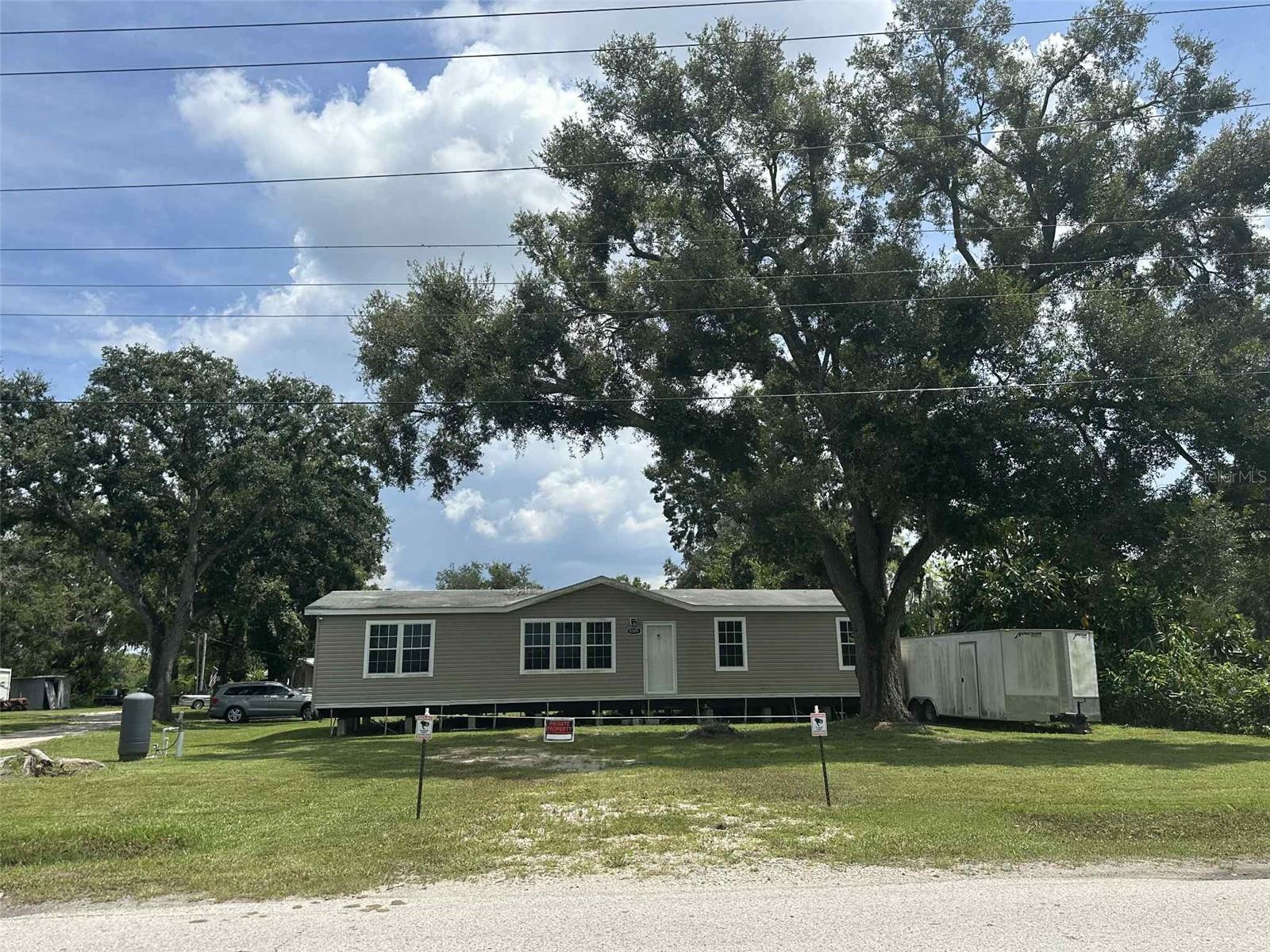 Rare Investment Opportunity – Three Adjacent Vacant Land Parcels in Tampa, FL
Presenting a unique chance to acquire three lots, adjacent land parcels off Maple Lane in Tampa, FL, totaling 1.21 acres. These lots feature bypass canal frontage and are ideally situated for a range of commercial or residential developments. Selling for land value but as a bonus there are three mobile homes on lot that are included.
Zoning & Future Use:
The properties are zoned CMU-12 by Hillsborough County, allowing for retail, office, light industrial, and more. With the potential for up to 14 multi-family units, this site offers tremendous versatility. Parcel ID's included in the sale: U-31-28-20-1MF-000000-00037.2, U-31-28-20-1MF-000000-00037.4, & U-31-28-20
1MF-000000-00037.3. Large warehouse across the street & hotel within close by. Great site to build warehouse for your business or warehouse lease.
Note: Buyer is responsible for verifying all zoning information and obtaining site plan approval.