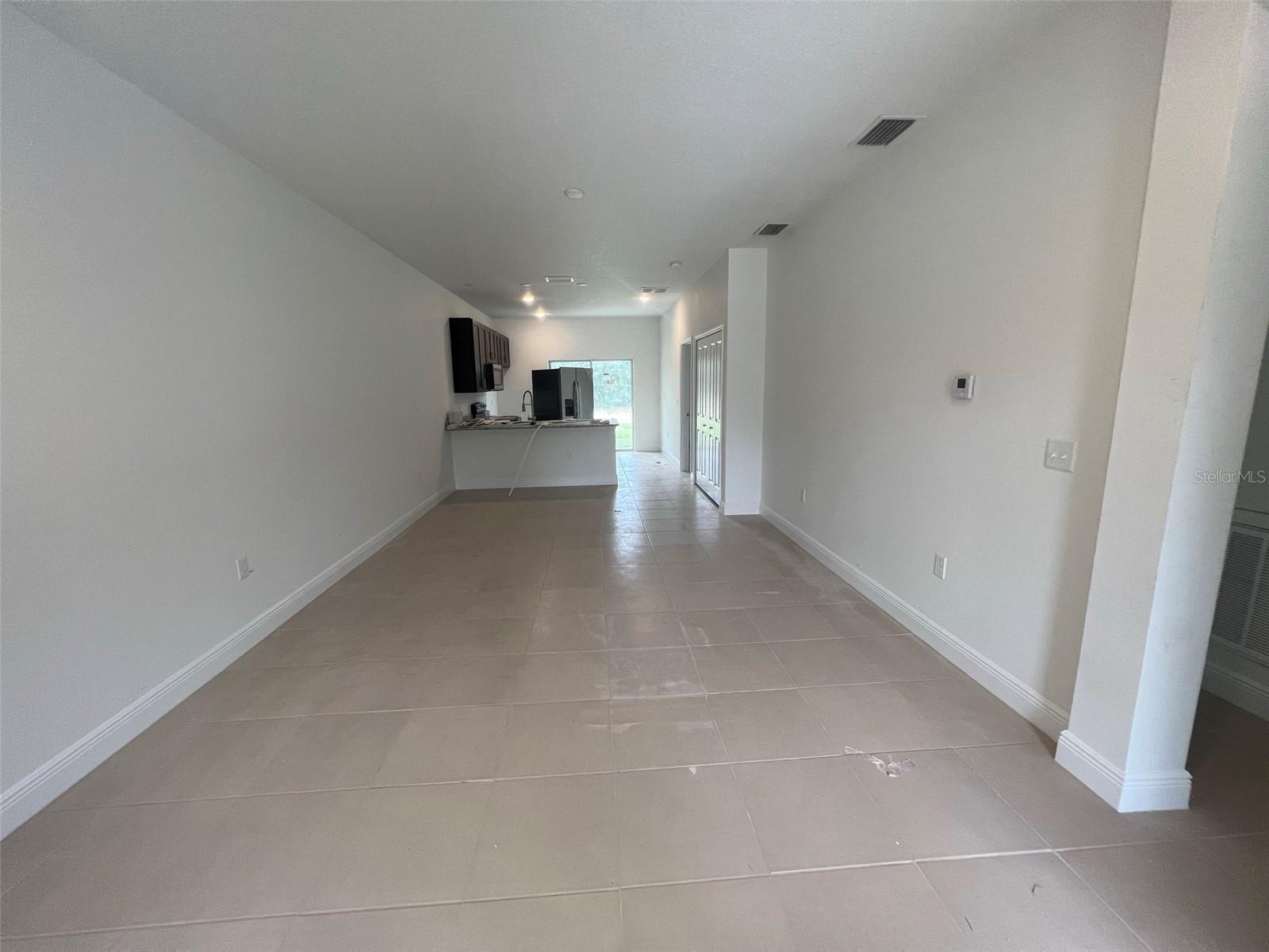 MARION OAKS UN # 5 - Residential Lease