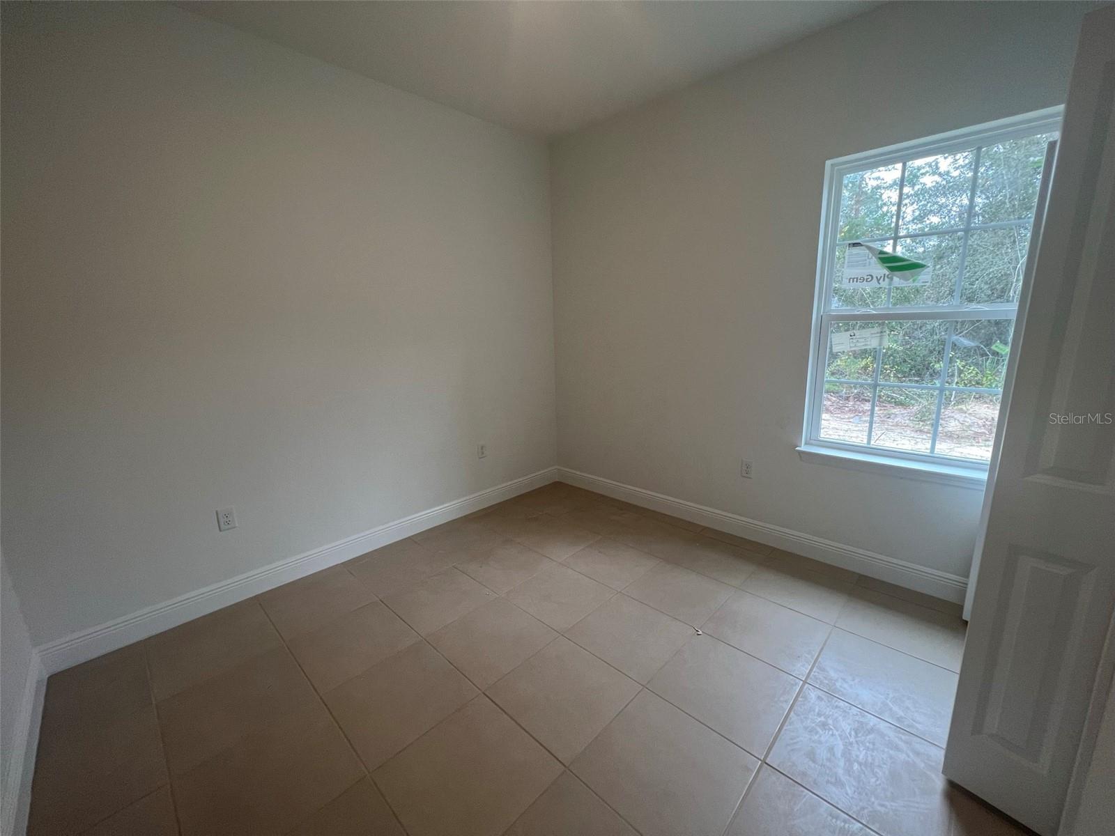 MARION OAKS UN # 5 - Residential Lease