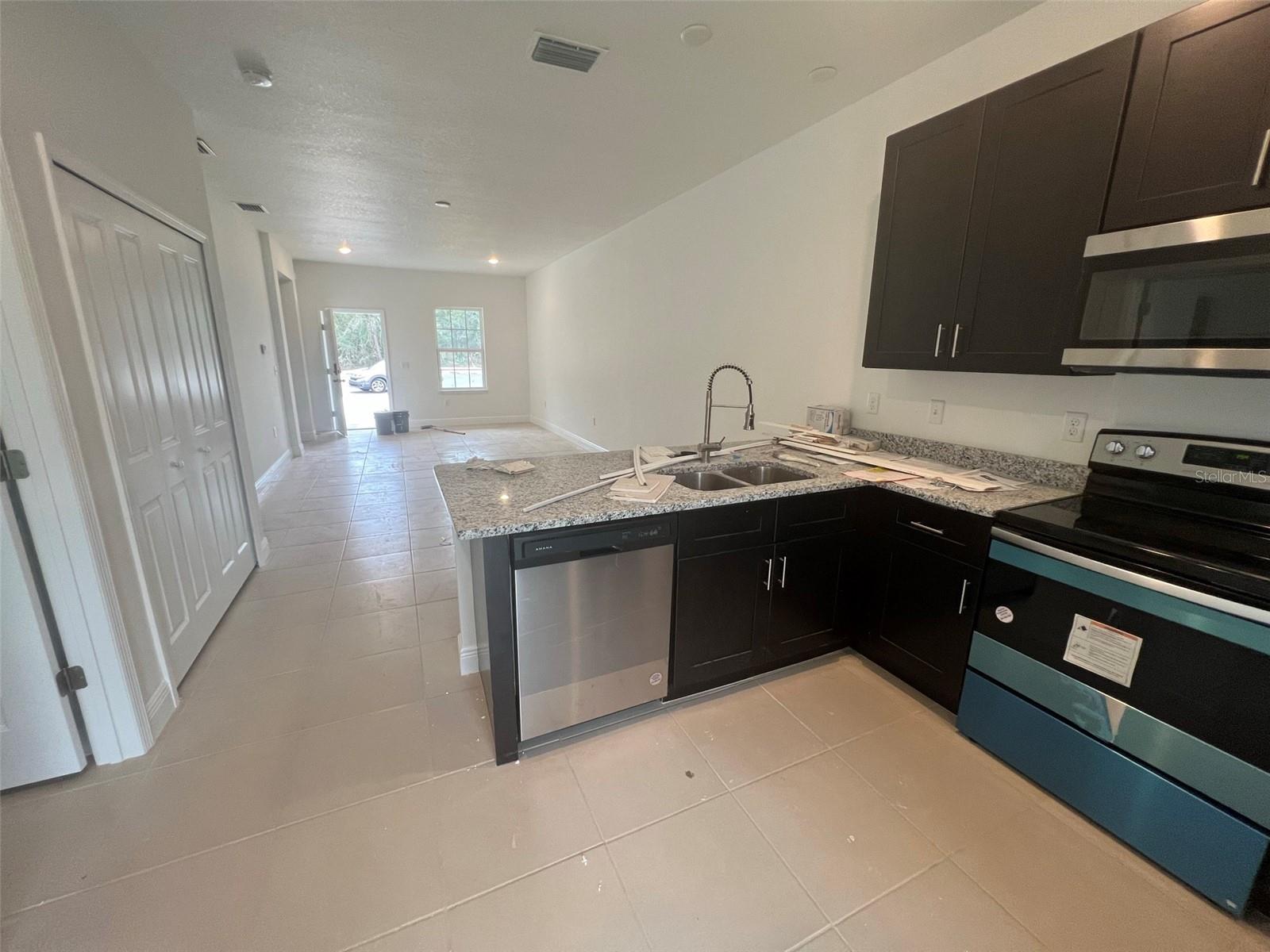 MARION OAKS UN # 5 - Residential Lease