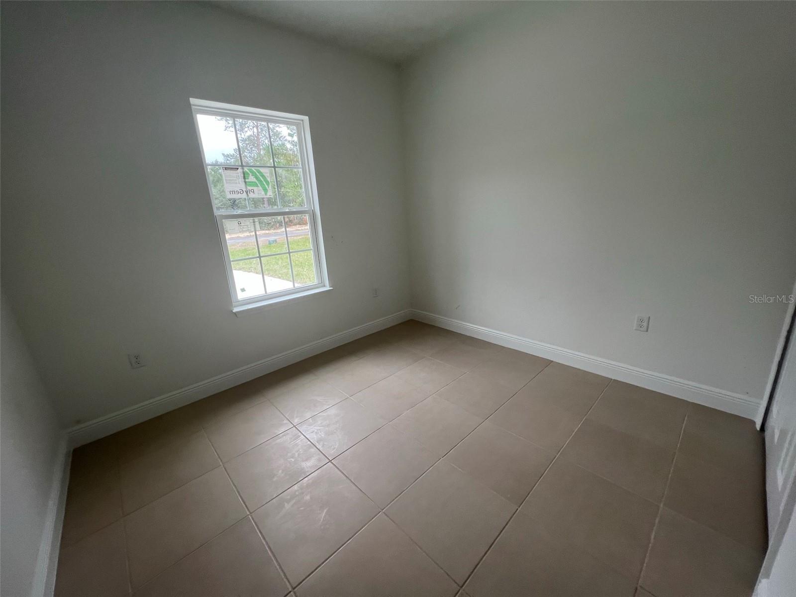 MARION OAKS UN # 5 - Residential Lease