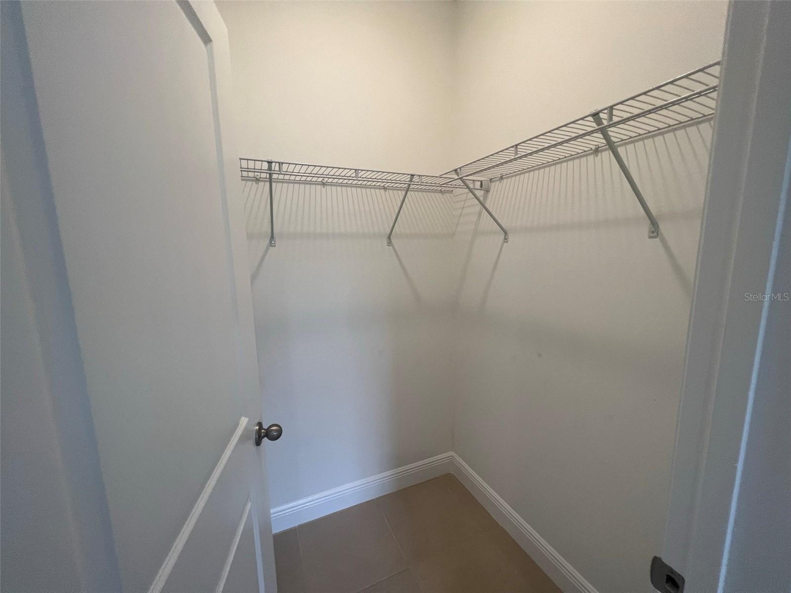 MARION OAKS UN # 5 - Residential Lease