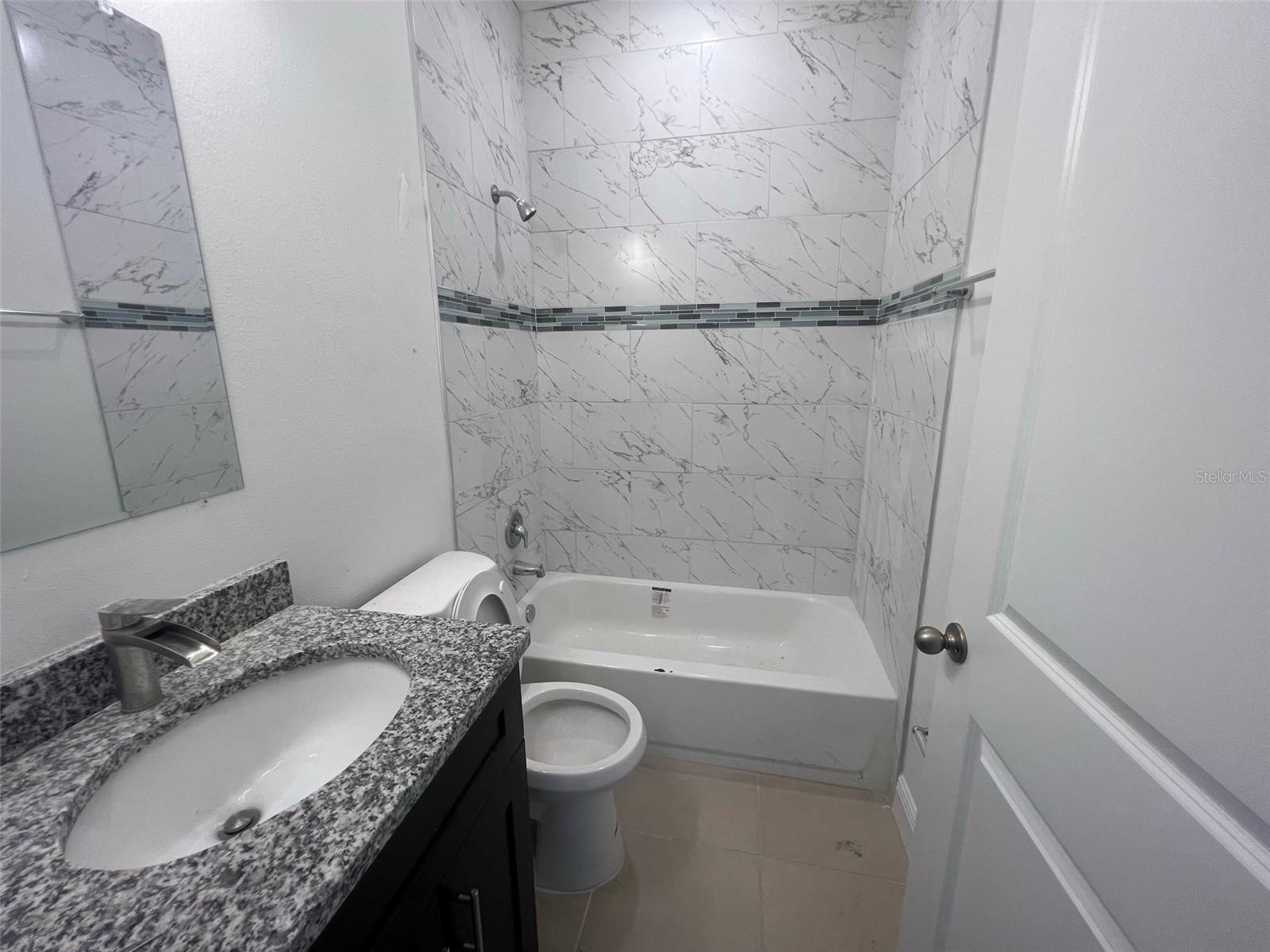 MARION OAKS UN # 5 - Residential Lease