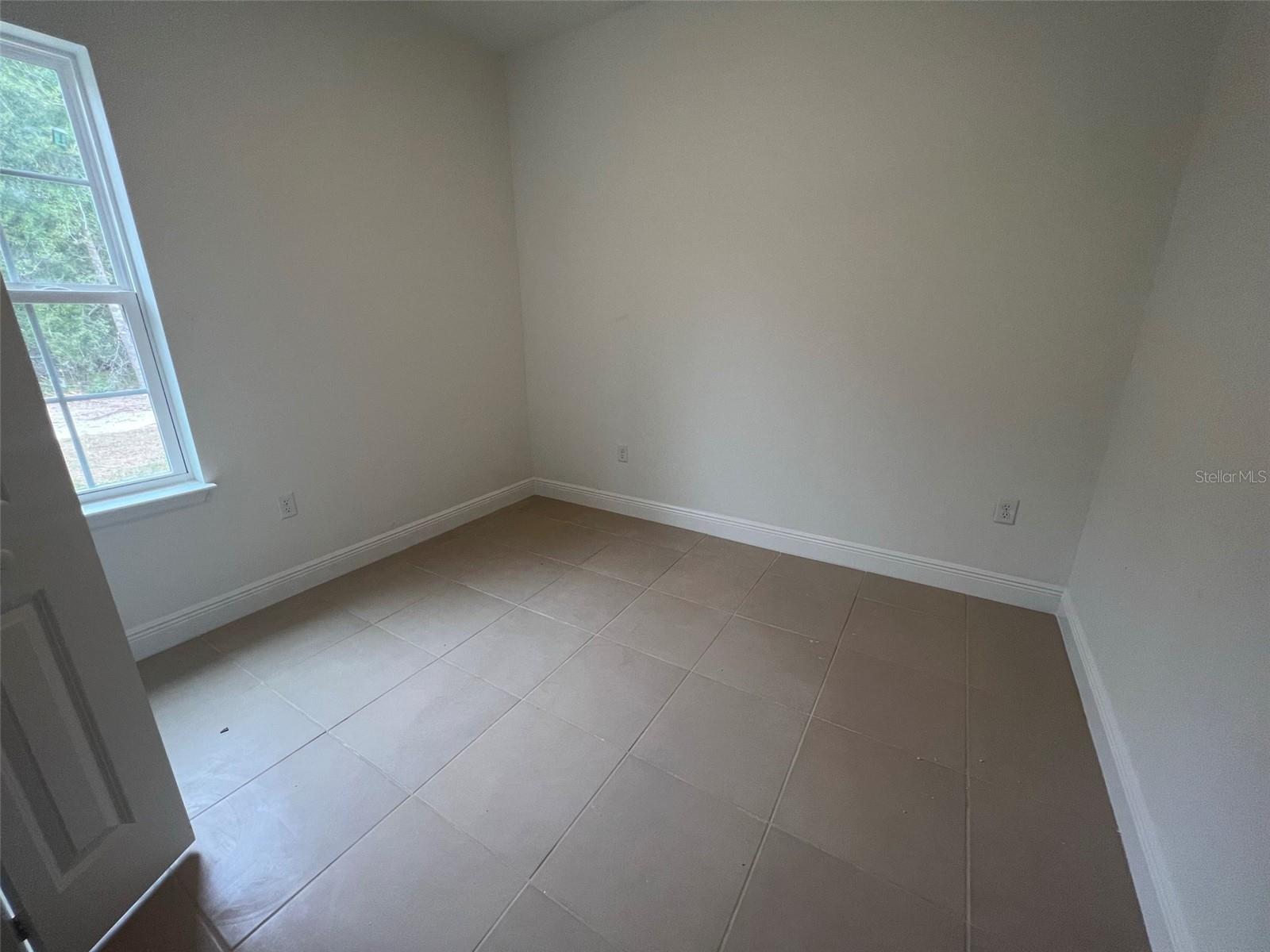 MARION OAKS UN # 5 - Residential Lease