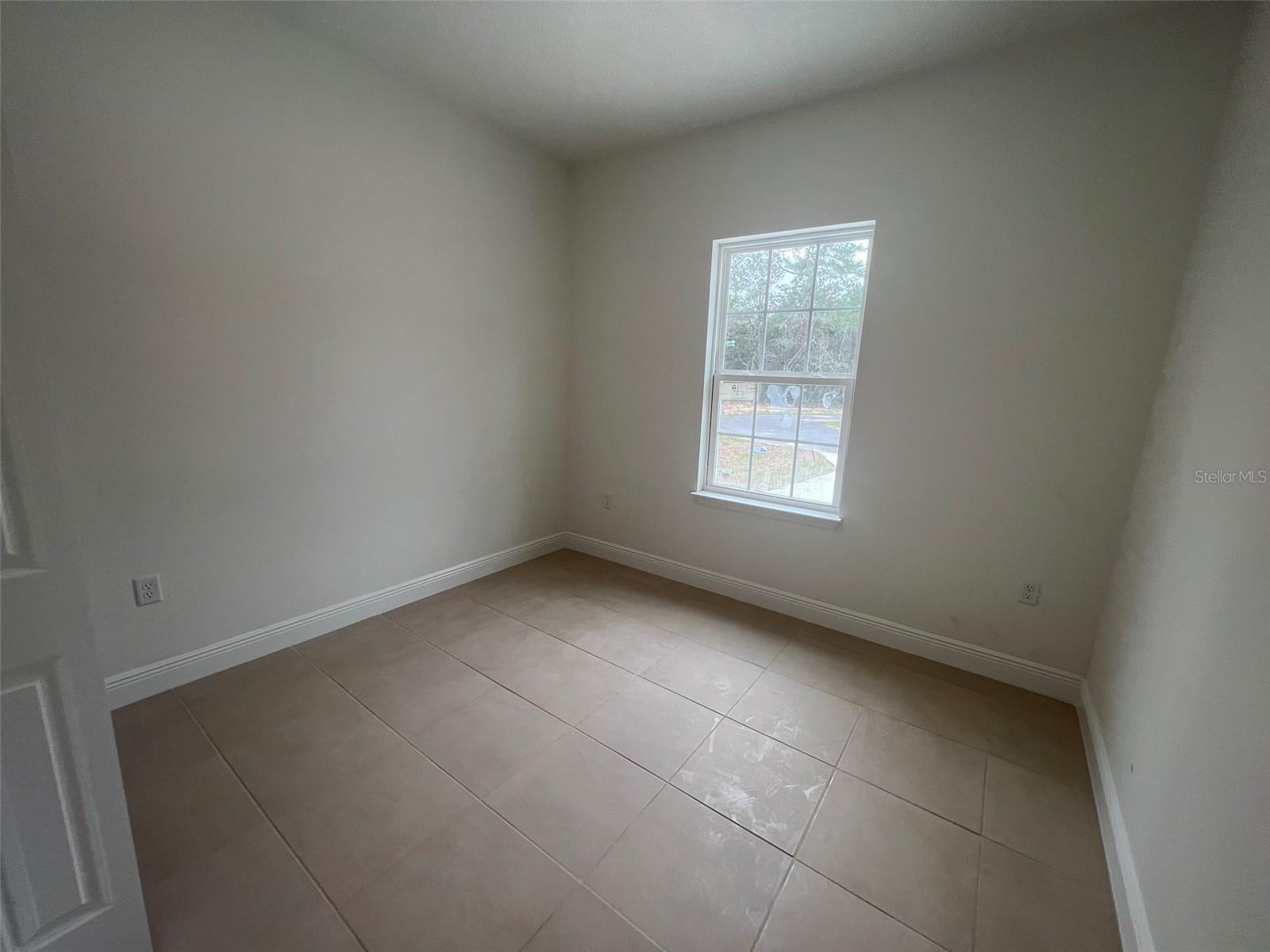 MARION OAKS UN # 5 - Residential Lease