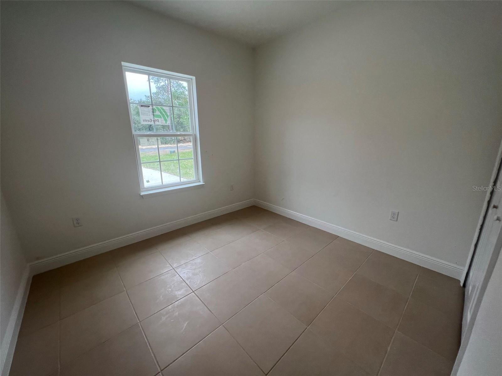 MARION OAKS UN # 5 - Residential Lease