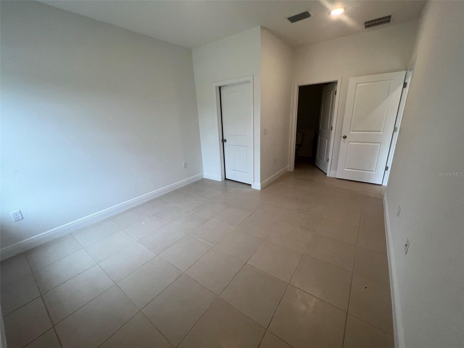 MARION OAKS UN # 5 - Residential Lease