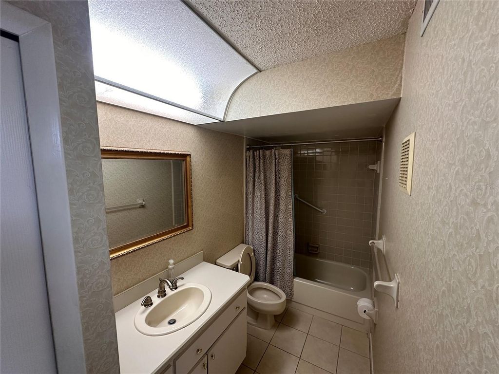 Photo of 17 Escondido Circle #236, Altamonte Springs, FL 32701 (MLS # O6381729)