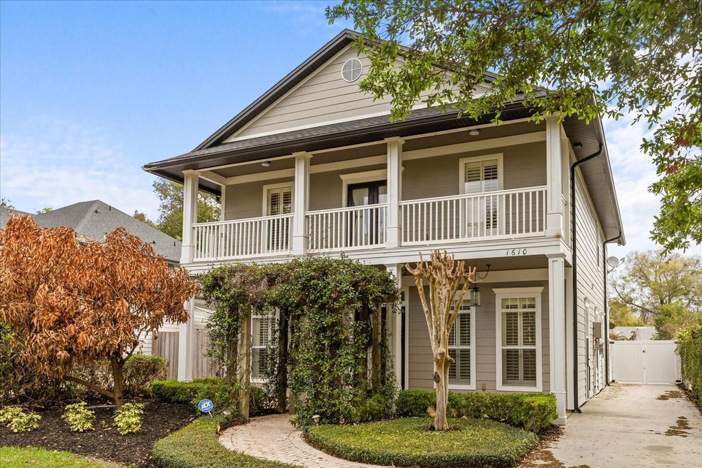 Photo of 1610 Lyndale Boulevard, Maitland, FL 32751 (MLS # G5109784)