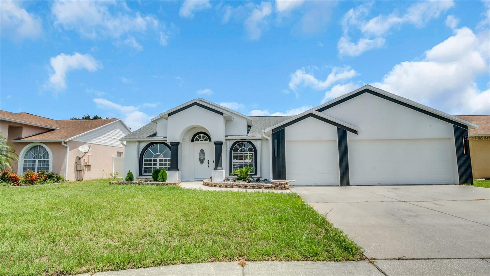 WOW! GET READY TO FALL IN LOVE WITH THIS ARCHITECTURAL GEM IN RIVERVIEW! ??
Do you dream of a home that combines LUXURY, COMFORT, and FUN? This spectacular 3-bedroom, 2-bathroom property has been completely TRANSFORMED and will leave you breathless! Every corner has been meticulously designed with a contemporary style that screams MODERN ELEGANCE.
DREAM KITCHEN: Completely remodeled gourmet-style with premium finishes that would make any professional chef weep with envy. Stainless steel appliances, modern cabinets, and a central island that will be the heart of your home.
FIVE-STAR SPA BATHROOMS: Renovated from floor to ceiling with luxury tiles, rainfall showers, and finishes that will transport you to an exclusive resort every morning.
PRIVATE POOL = ETERNAL VACATION AT HOME! Imagine coming home from work and diving into your own aquatic paradise. Perfect for epic parties, romantic evenings, or simply floating under Florida’s stars. It’s like having a resort in your backyard!
GOLDEN LOCATION IN RIVERVIEW: This area is NOT just a place to live, it’s a LIFESTYLE! A+ rated schools, Brandon Town Center minutes away, Tampa Bay at your fingertips, and a community that looks like something out of a movie.
THIS ISN’T JUST A HOUSE… IT’S YOUR NEW LUXURY SANCTUARY!
MOVE-IN READY TODAY - Just bring your suitcase because EVERYTHING is perfect.
RED ALERT: Houses like this sell in DAYS, not weeks.
DON’T LET SOMEONE ELSE LIVE YOUR DREAM! CALL NOW BEFORE IT’S TOO LATE!