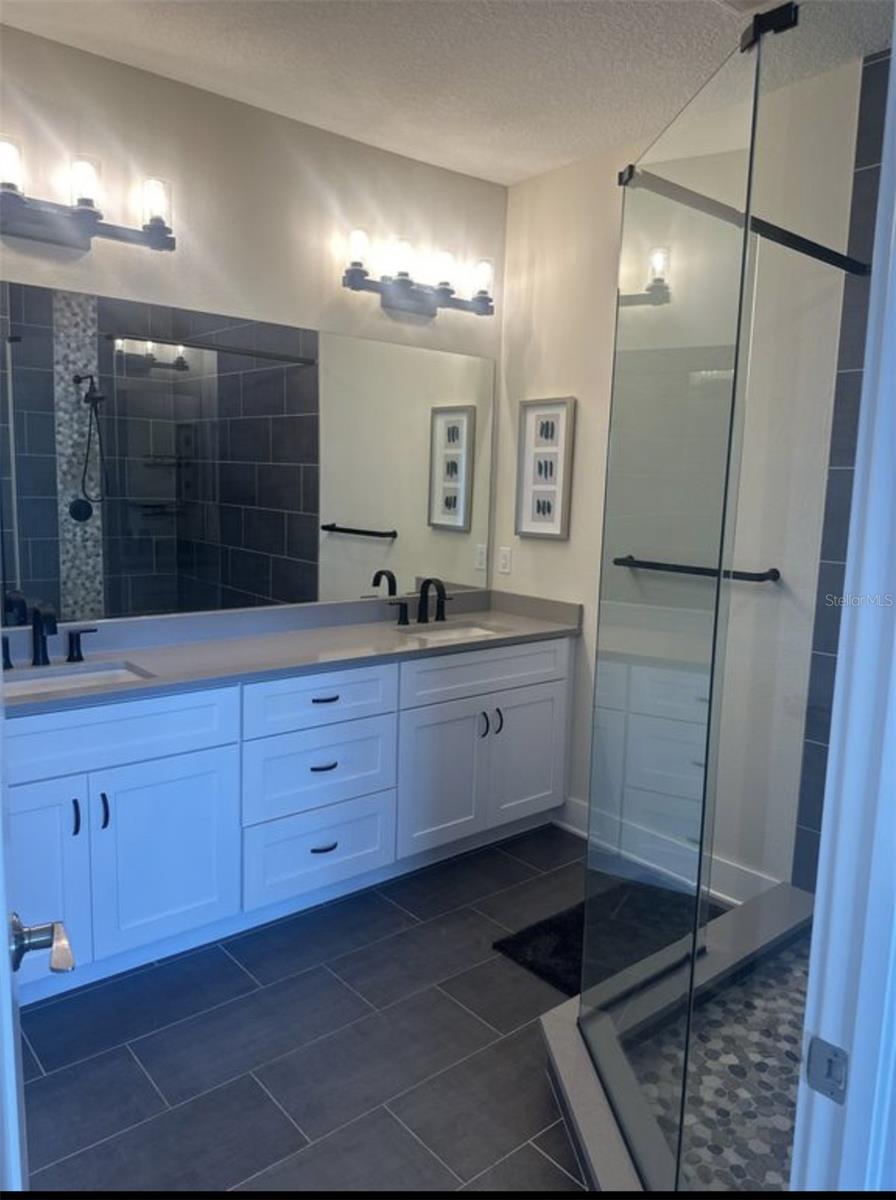 RIVIERA TWNHMS - Residential Lease