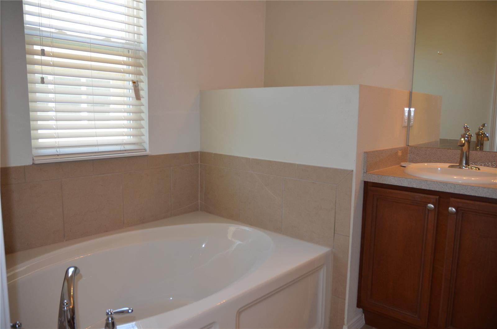 SUTTON PLACE TWNHMS A REP - Residential Lease