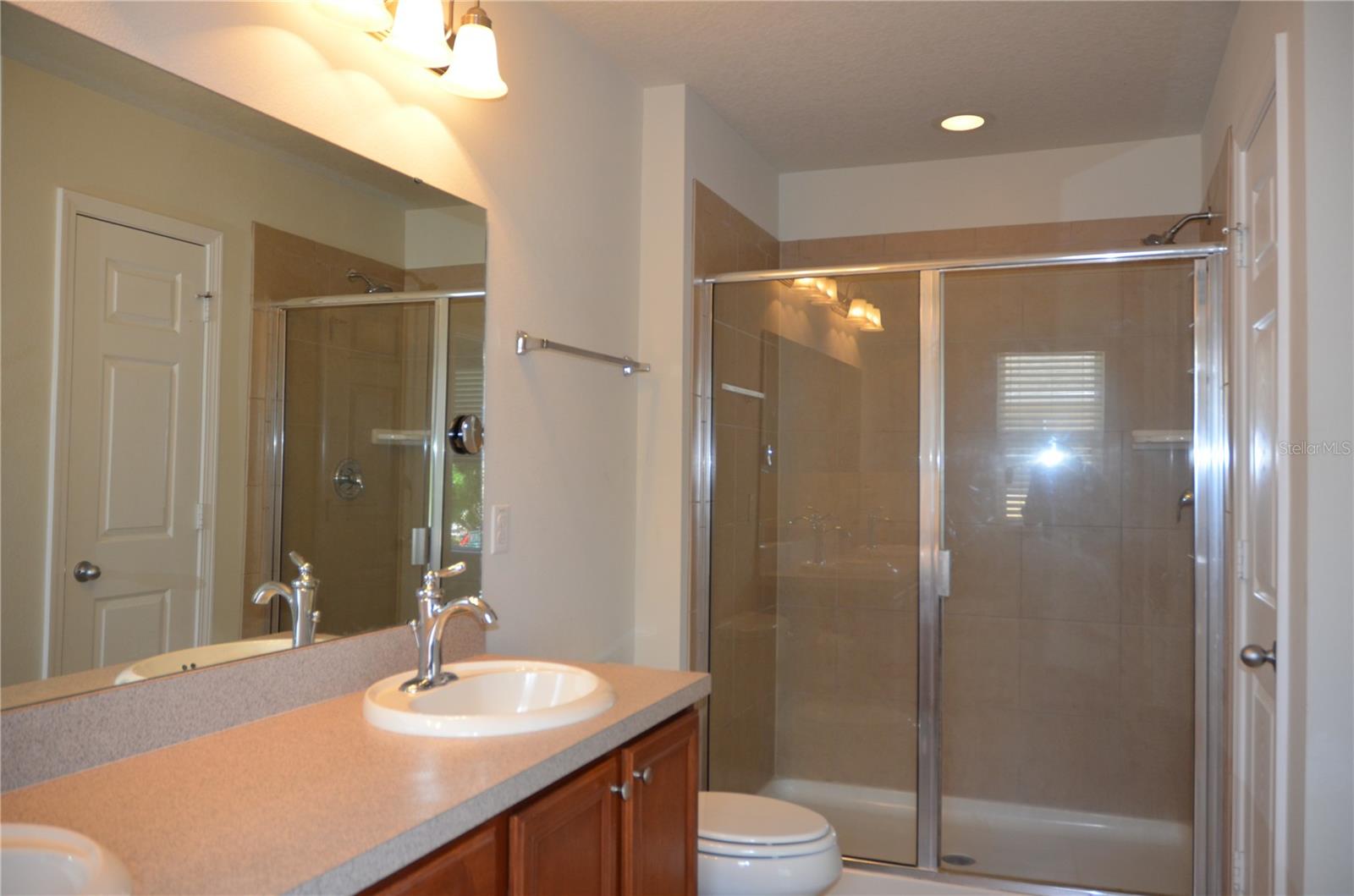 SUTTON PLACE TWNHMS A REP - Residential Lease