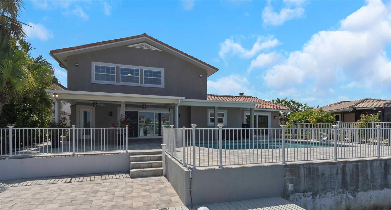 FLOR A MAR - Residential