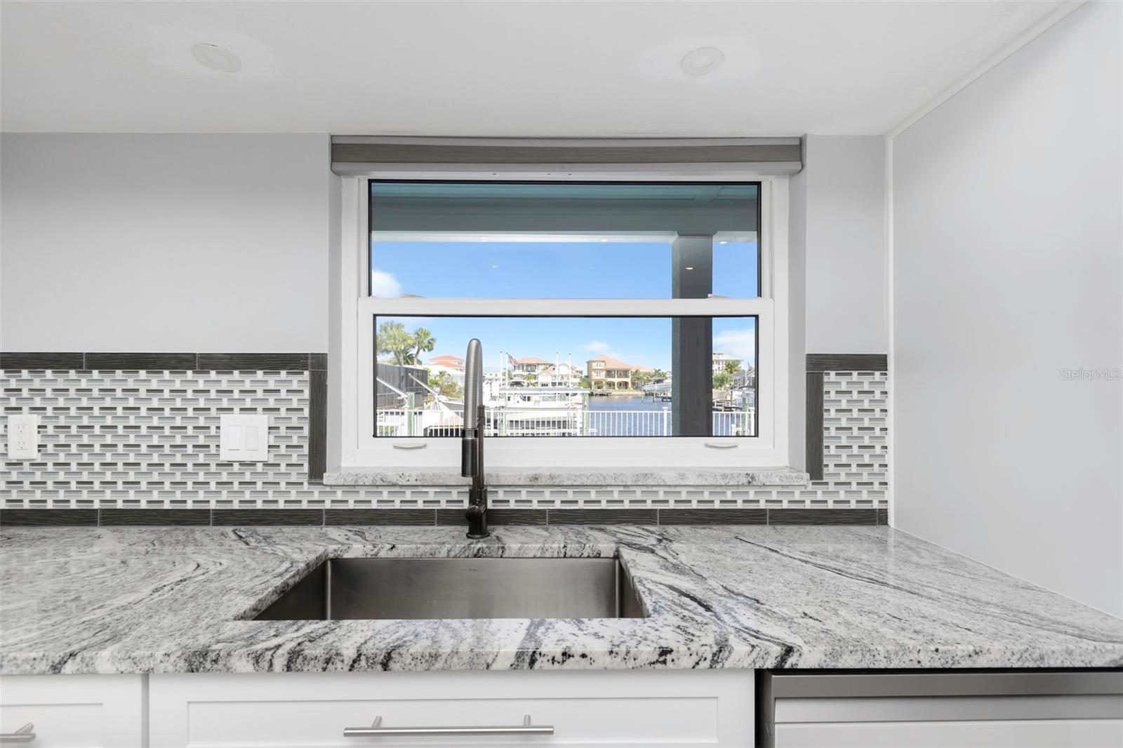 FLOR A MAR - Residential