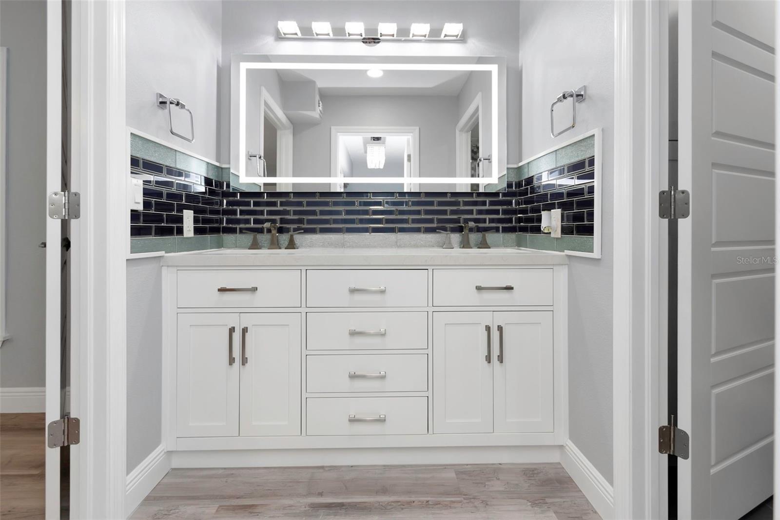 FLOR A MAR - Residential